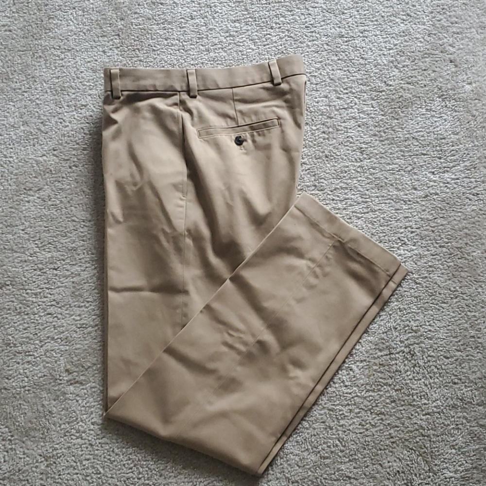 EUC Brooks Brothers Advantage Chino Clark 31
